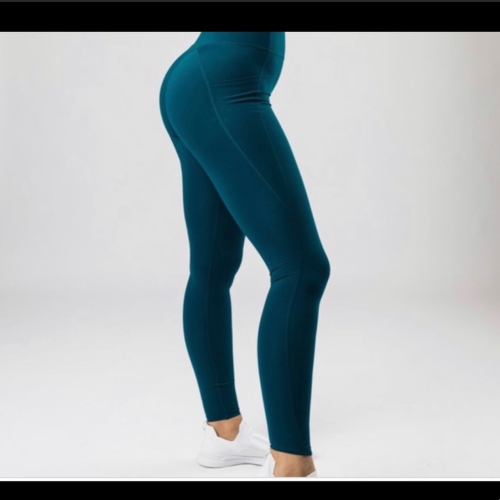 Alphalete leggings